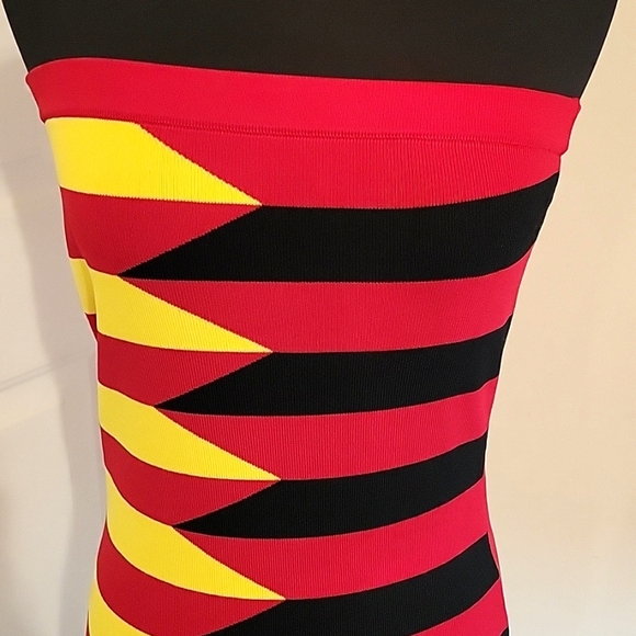 ❤️‍🔥 Beautiful Red, Yellow, and Black Dress ❤️‍🔥 - Picture 3 of 9